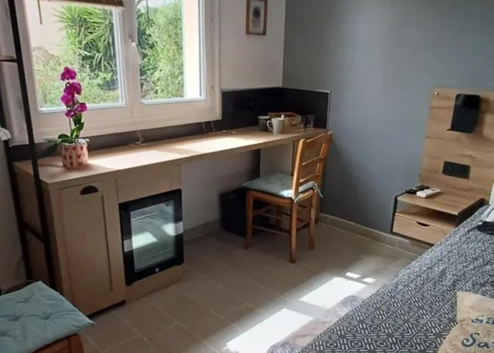 Chambre Climatisee Independante 300M Mer